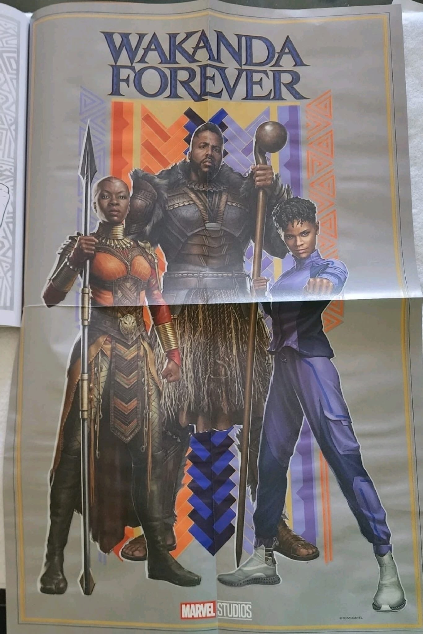 MARVEL WAKANDA FOREVER  COLORING/ACTIVITY BOOK w/GLOW-IN-THE-DARK POSTER/STICKER