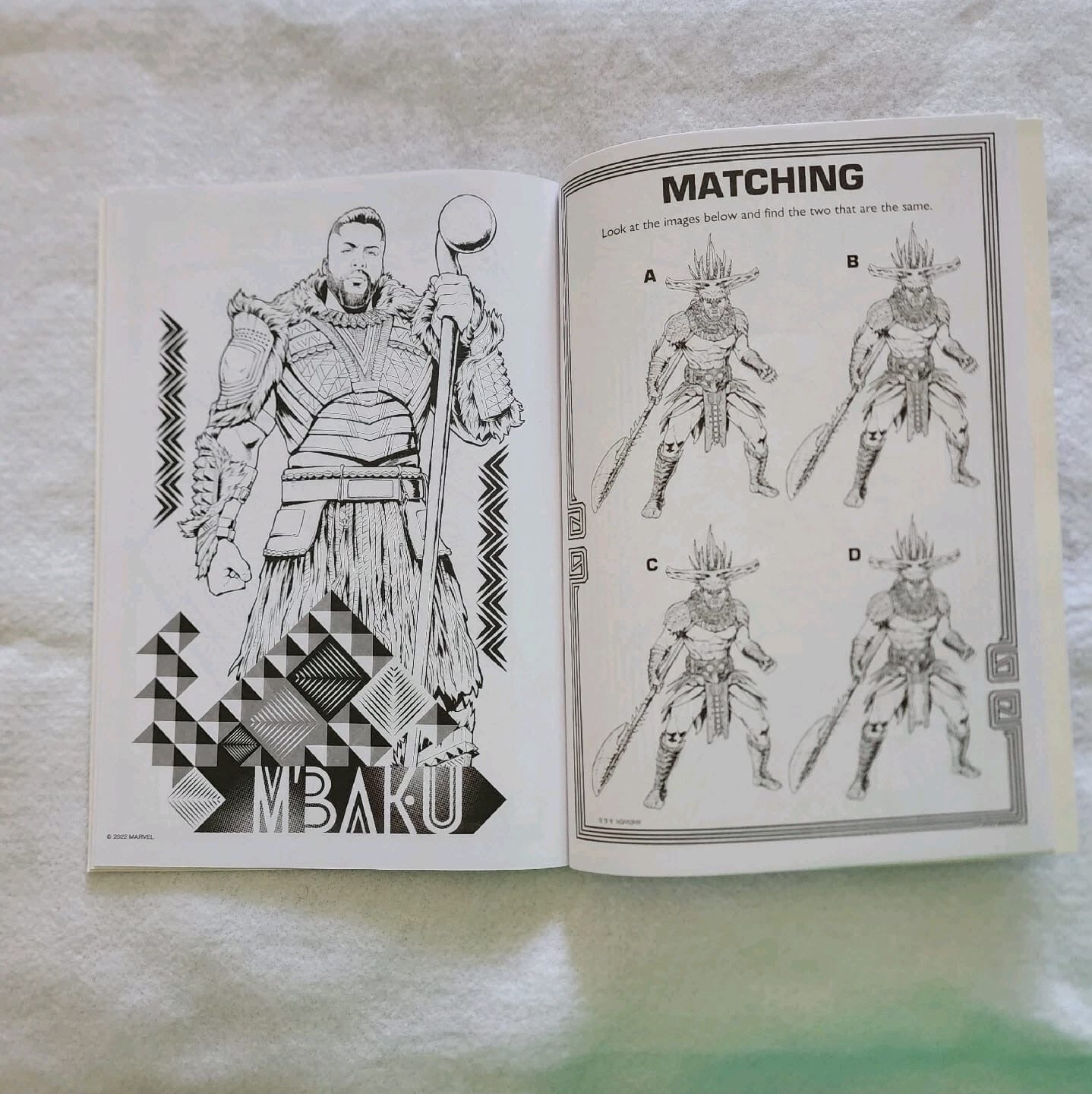 MARVEL WAKANDA FOREVER  COLORING/ACTIVITY BOOK w/GLOW-IN-THE-DARK POSTER/STICKER