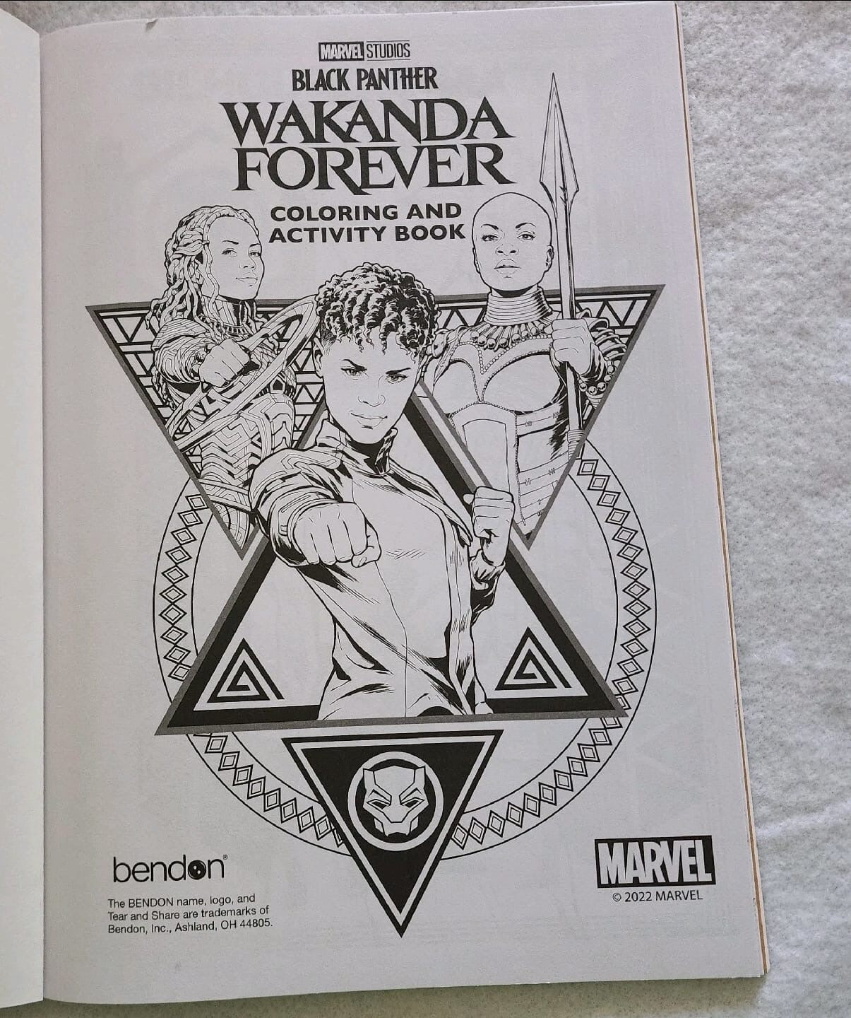 MARVEL WAKANDA FOREVER  COLORING/ACTIVITY BOOK w/GLOW-IN-THE-DARK POSTER/STICKER
